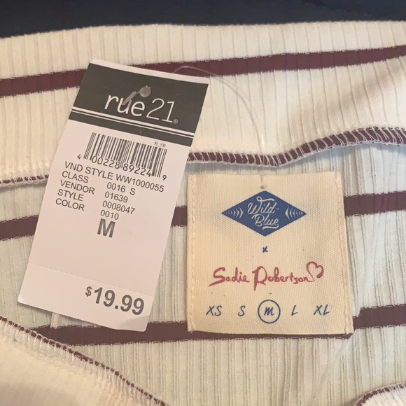 Off shoulder - Picture 2 of 2